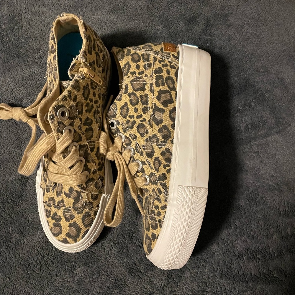 Blowfish heeled sneaker